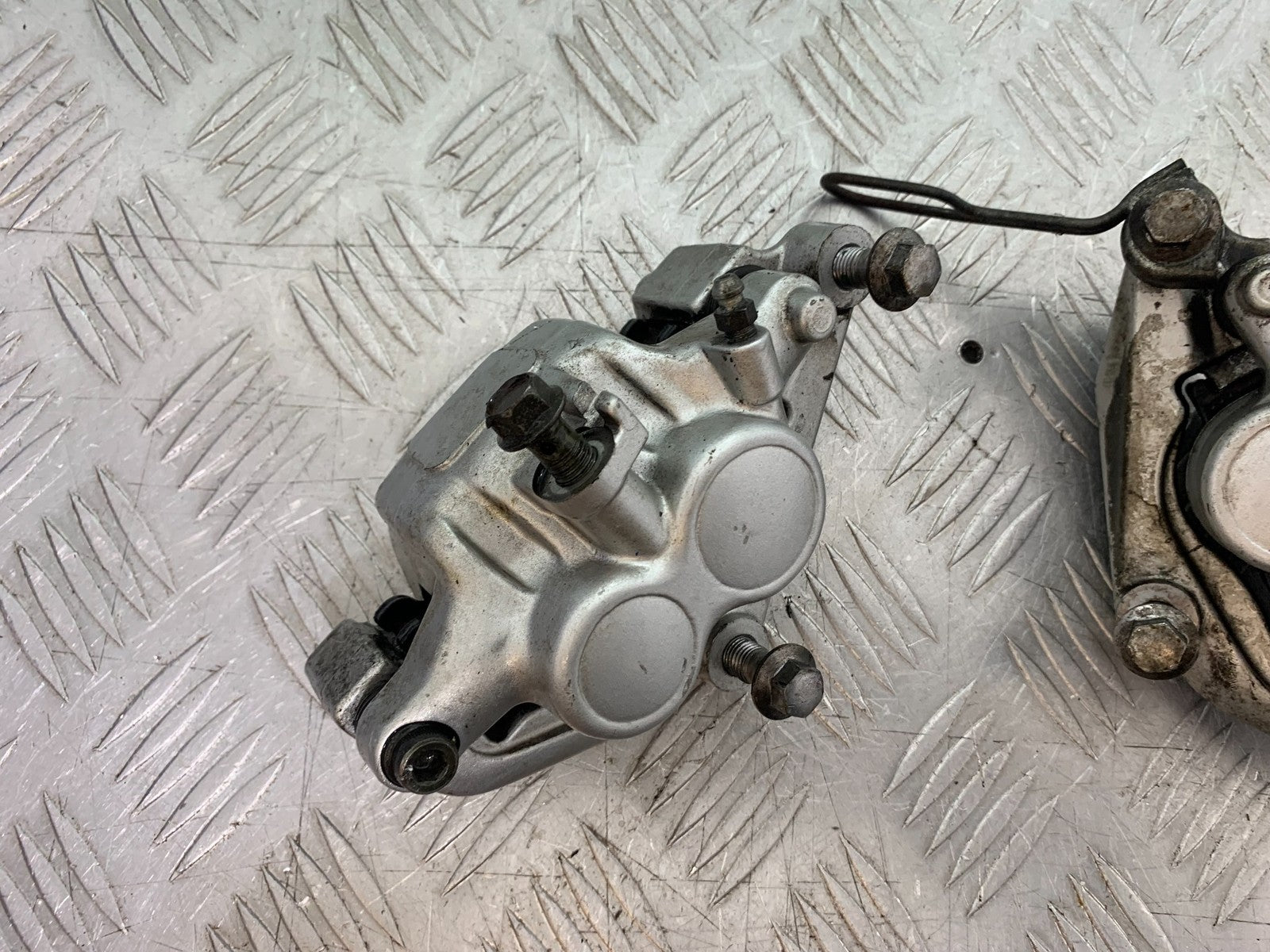 YAMAHA XV1100 XV 1100 VIRAGO FRONT BRAKE CALIPERS 1990-1999 (CMB1243)