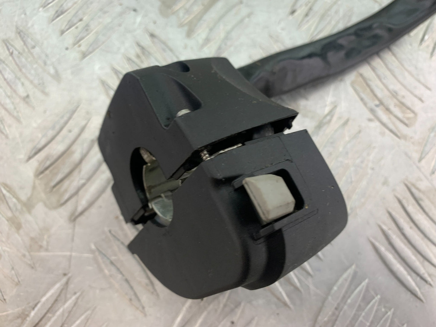 KTM 790 DUKE LEFT SWITCH GEAR  YEAR 2018-2021  (CMB11150)
