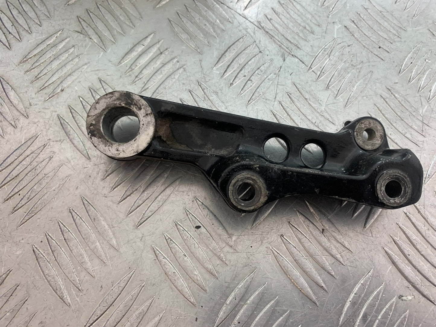 YAMAHA XJR1300 XJR 1300 REAR CALIPER BRACKET  1999-2003 (CMB1119)