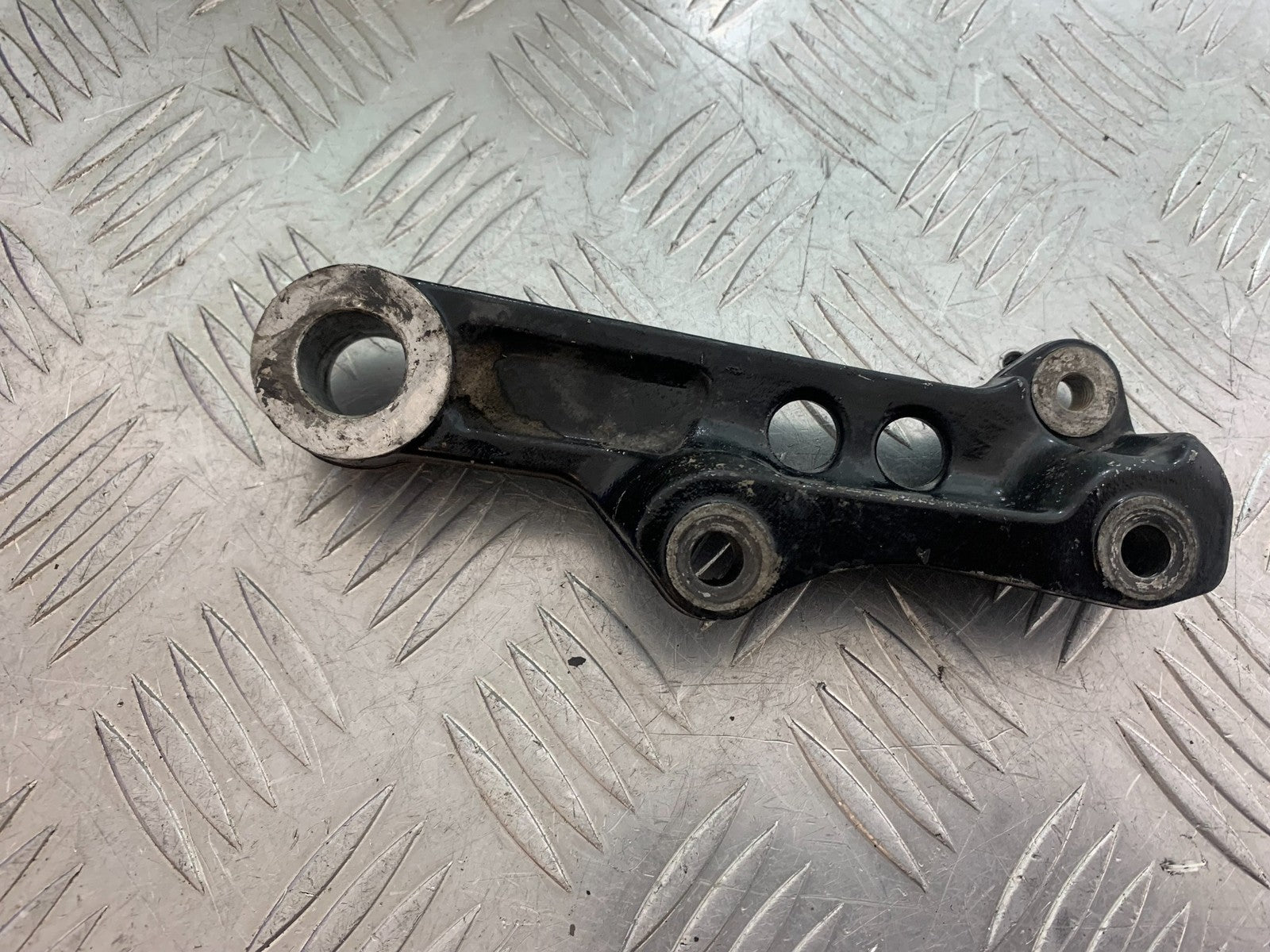 YAMAHA XJR1300 XJR 1300 REAR CALIPER BRACKET  1999-2003 (CMB1119)