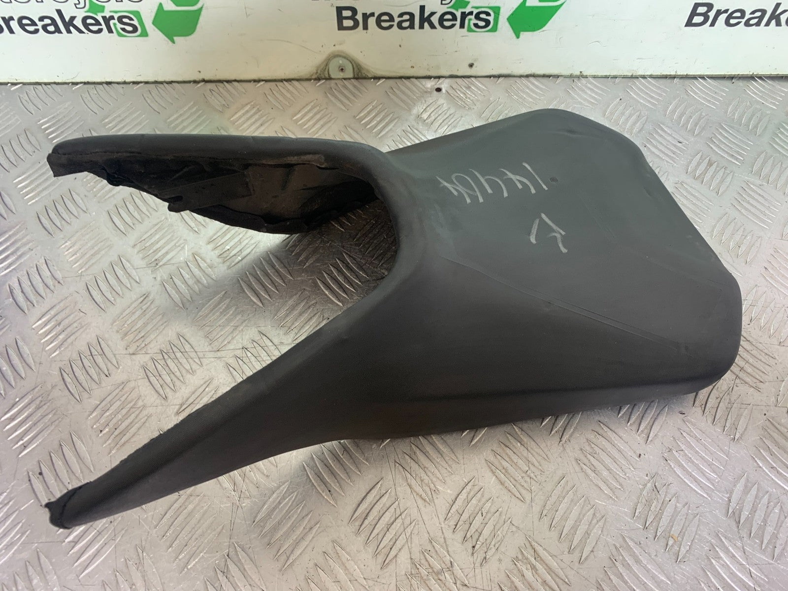 KTM DUKE 125 FRONT SEAT  YEAR 2017-2022 (CMB1222)