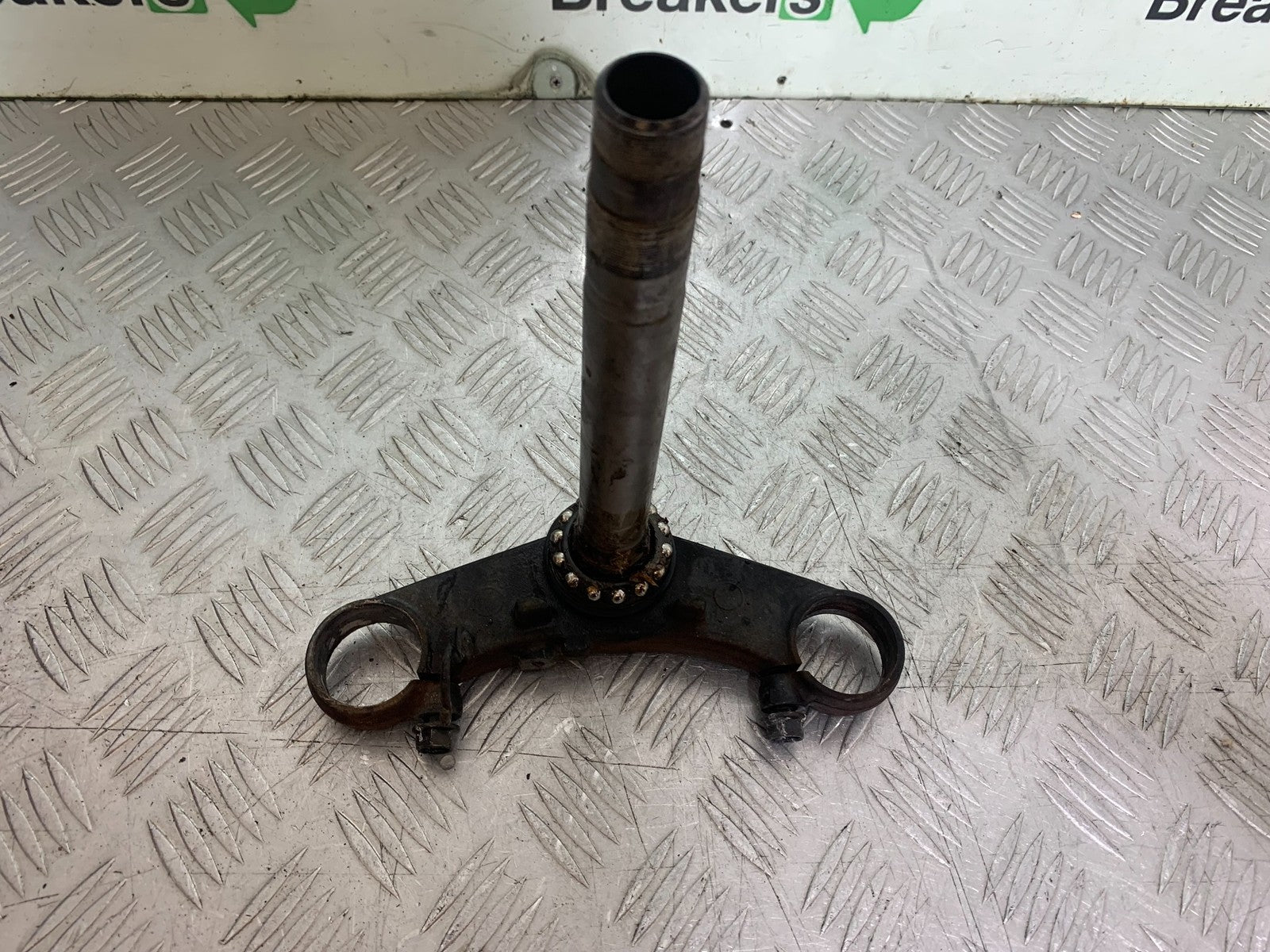 HONDA NT650 V DEAUVILLE BOTTOM YOKE   YEAR 1998-01 (CMB1320)