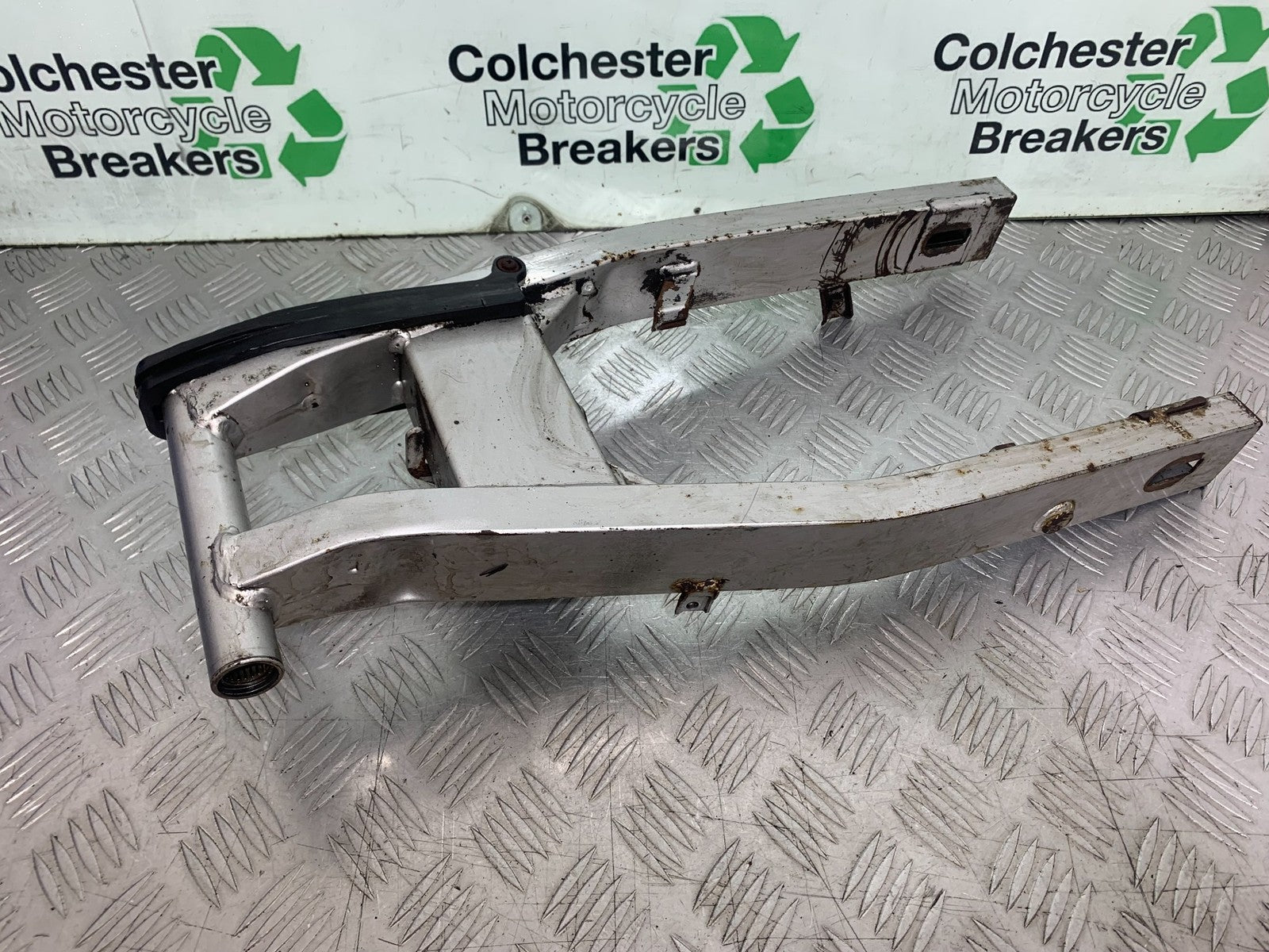 HONDA XL125 VARADERO SWINGARM  YEAR 2001-2006  (CMB1210)