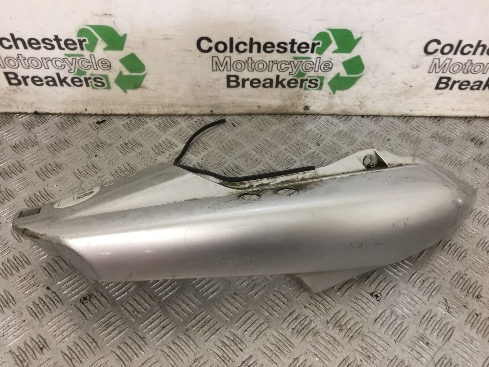 YAMAHA FZS600 FAZER 600 TAIL PIECE SEAT UNIT  YEAR 1998-2001 (STOCK 878)