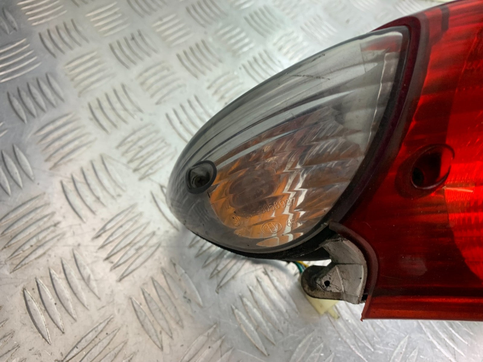 HONDA CBF600 CBF 600 REAR LIGHT YEAR 2004-07  (CMB1305)
