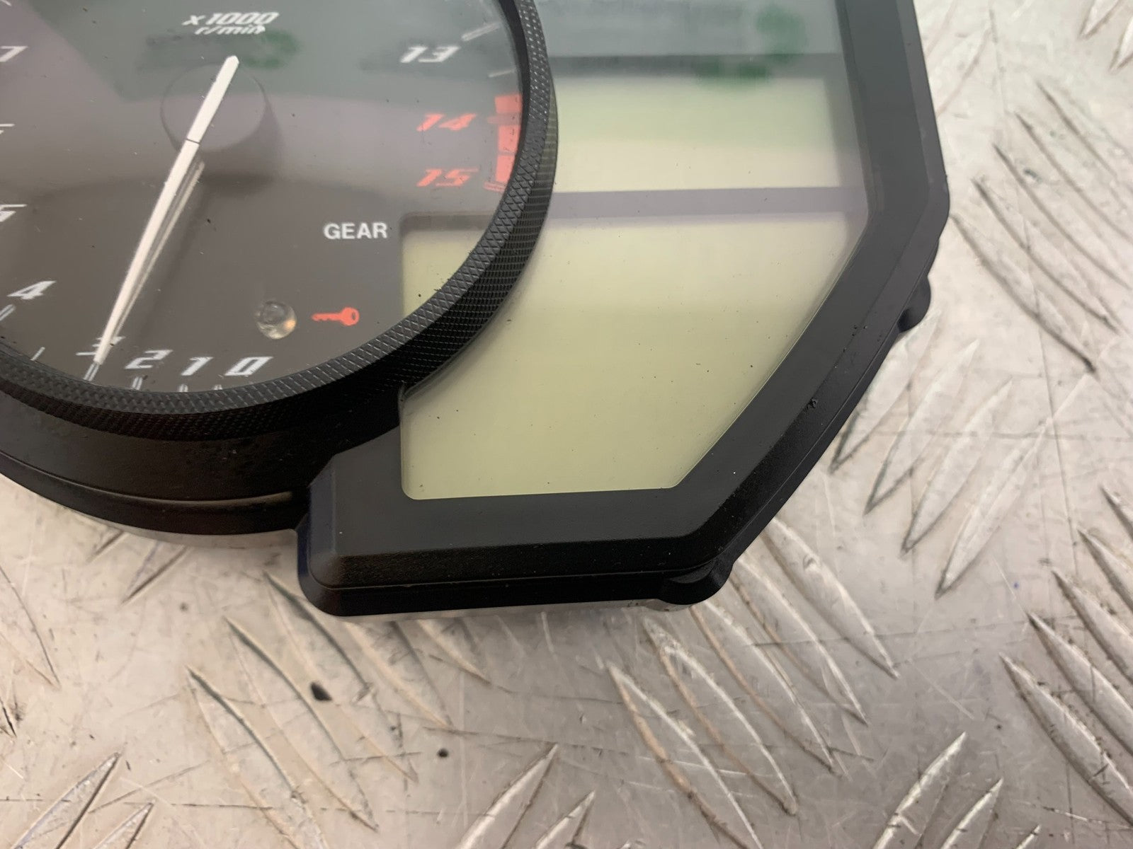 YAMAHA YZF R1 14 B BIG BANG CLOCKS SPEEDO DASH   2009-14 (CMB1175)