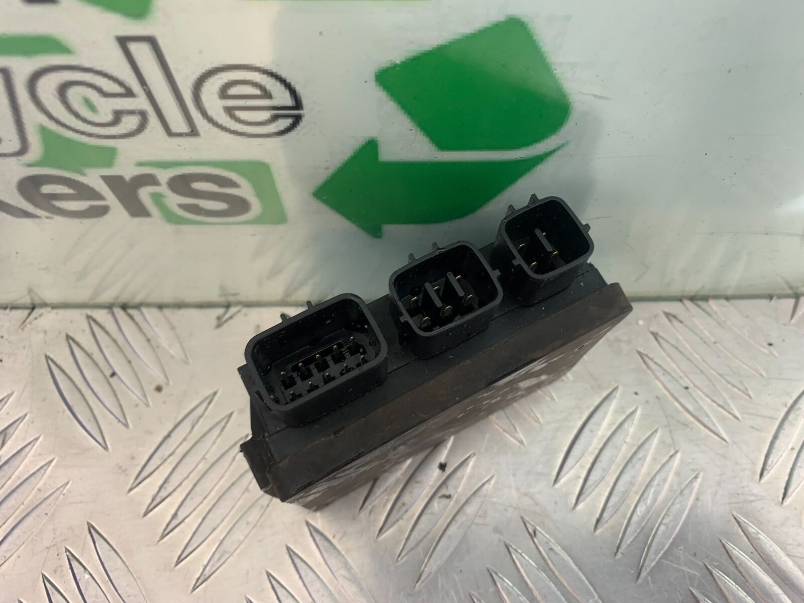 KAWASAKI Z650 ER650 KNFAN FUSE BOX  YEAR 2022-2024 (CMB1112)