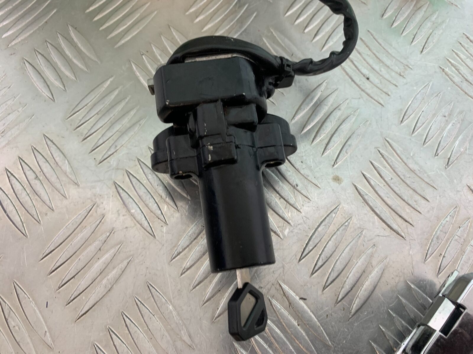 KAWASAKI ER5 ER 5 LOCKS AND KEYS  YEAR 1997-2007 (CMB1003)