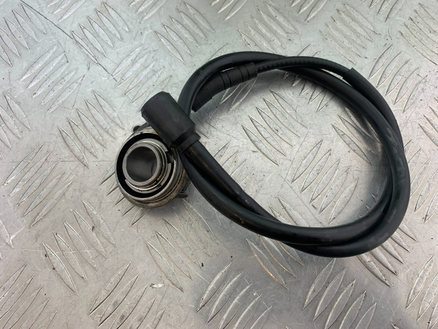 YAMAHA XJR1300 XJR 1300 SPEEDO DRIVE AND CABLE   YEAR  1999-2003 (CMB1119)