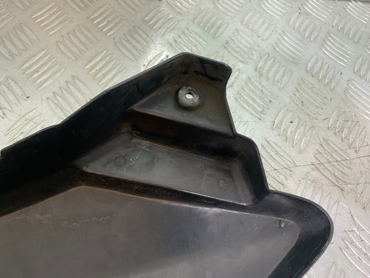 YAMAHA YBR125 YBR 125 RIGHT SIDE PANEL YEAR 2010-2017 (CMB1252)
