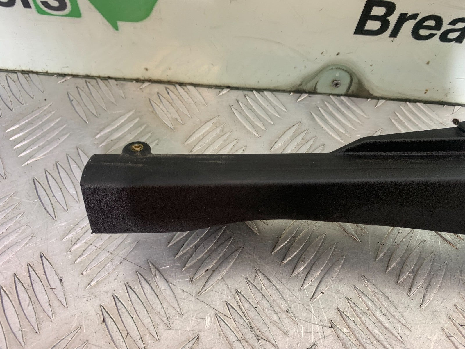 TRIUMPH 1050 SPRINT GT CHAIN GUARD  YEAR 2010-2016 (CMB1250)