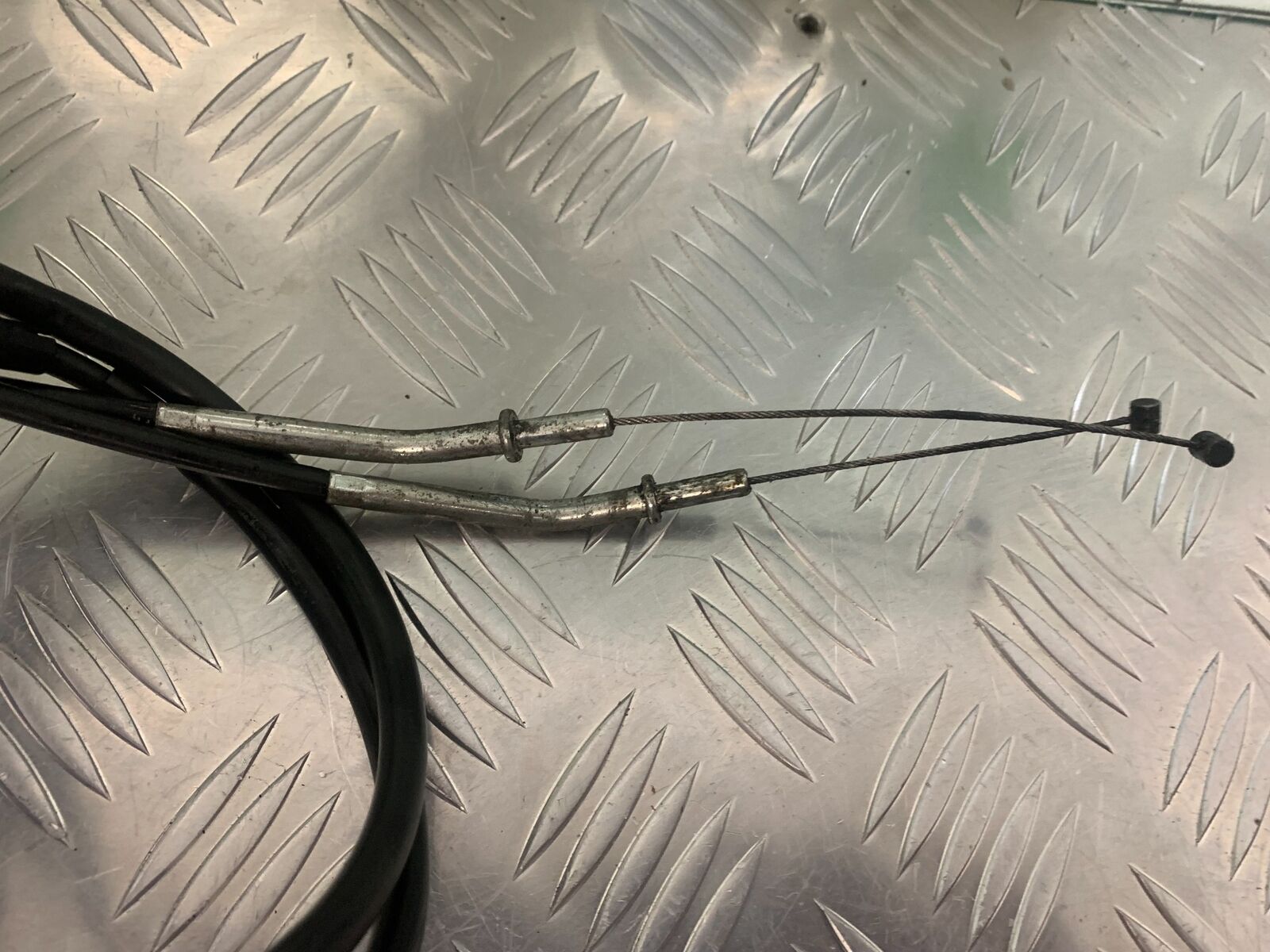 KAWASAKI ZX6R ZX6 J THROTTLE CABLES YEAR 2000 (STOCK 947)