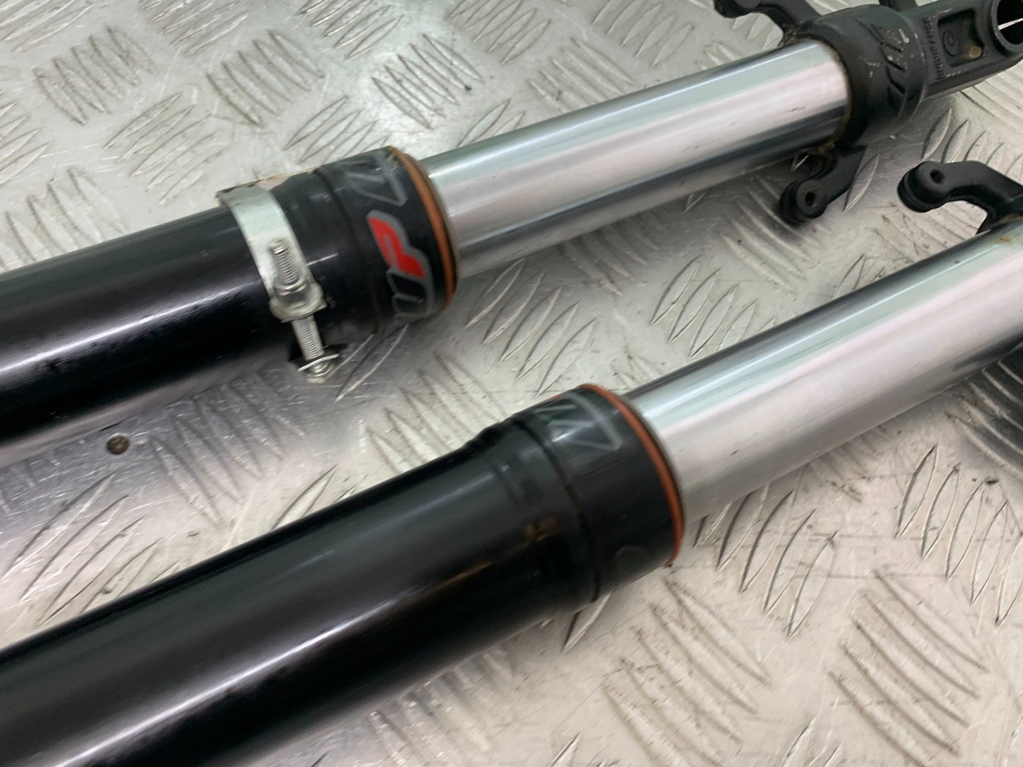 KTM DUKE 125 FORKS YEAR 2017-2022 (CMB1274)