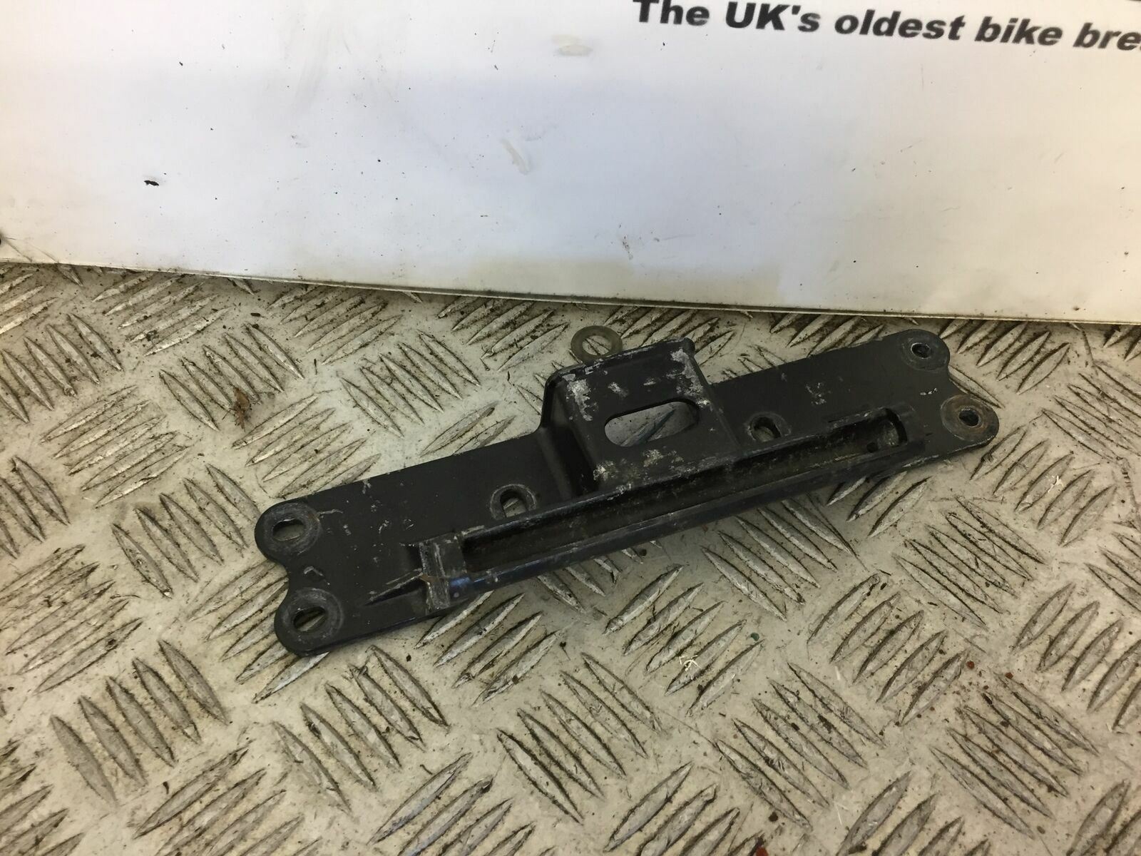 YAMAHA FJR1300 FJR 1300 TANK BRACKET   YEAR 2002