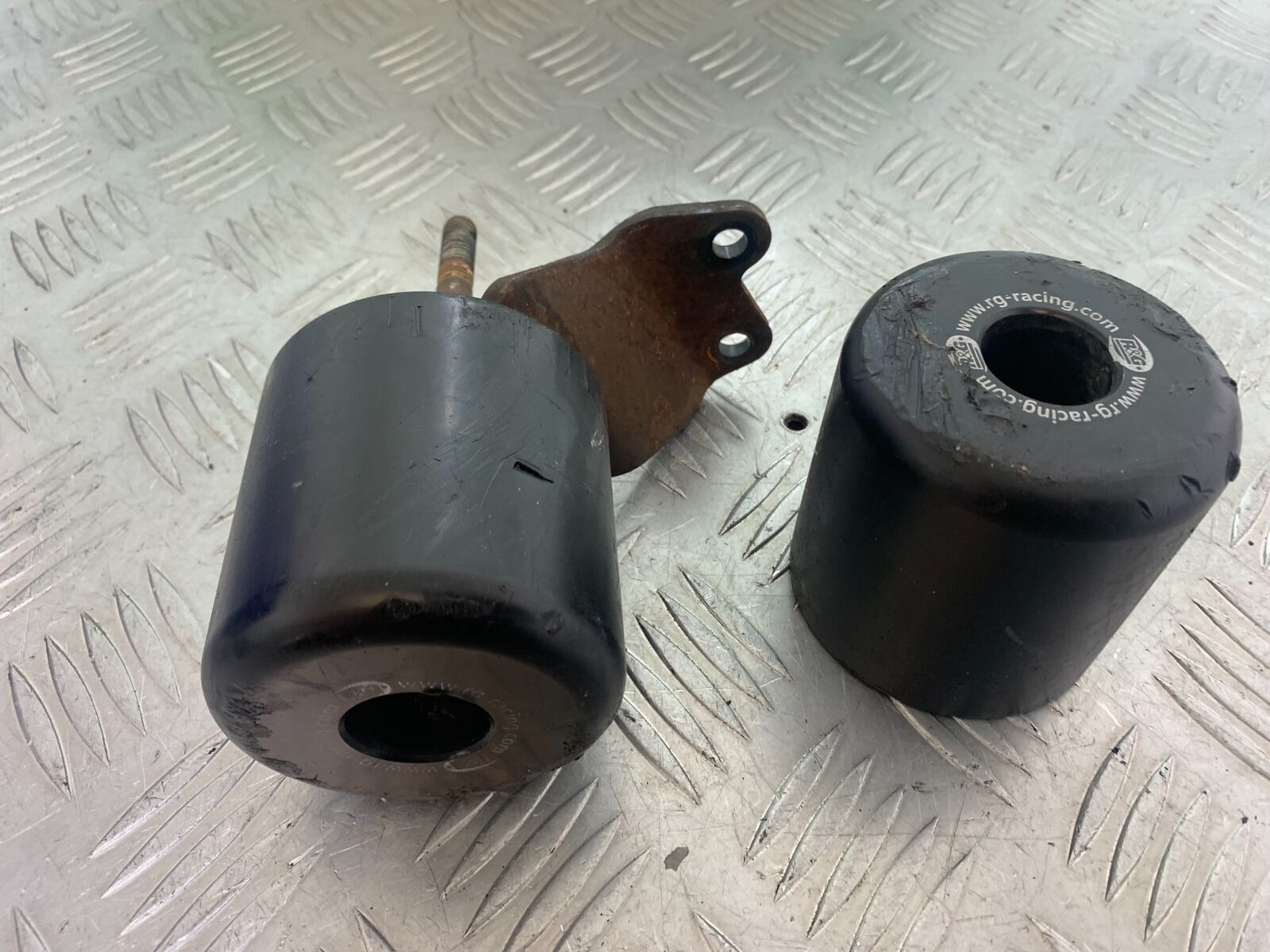 HONDA CB600 CB 600 HORNET CRASH PROTECTORS  YEAR 1998 -2002 (CMB1126)