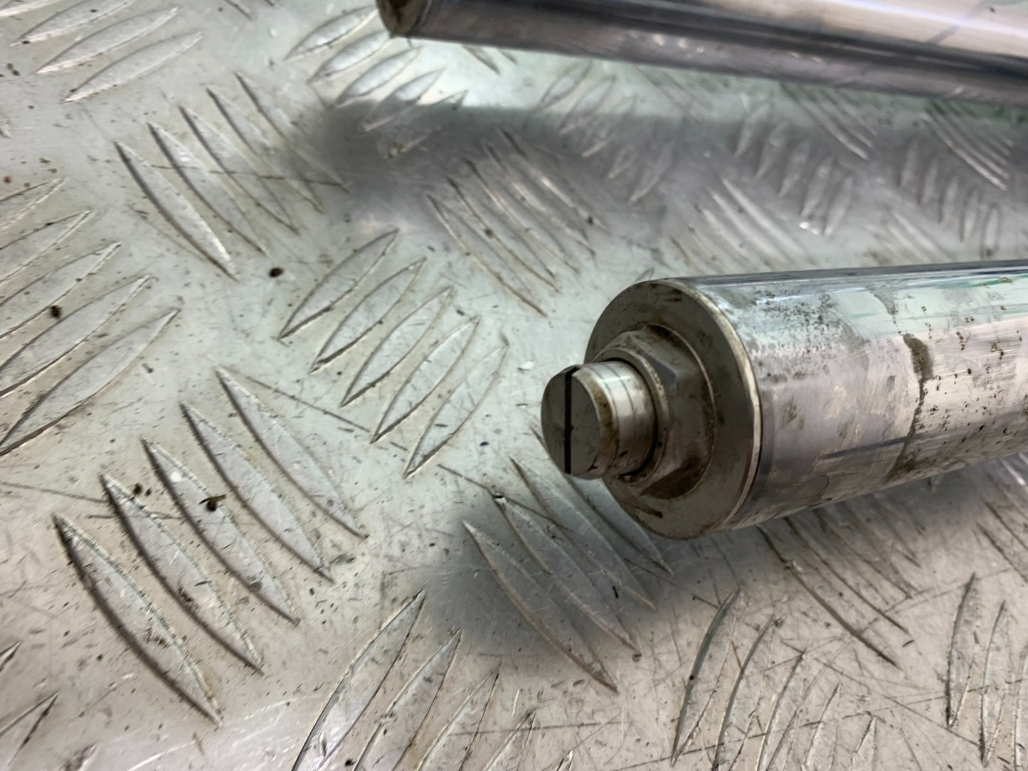 TRIUMPH 955I SPRINT RS FORKS YEAR 1999-03 (CMB1313)