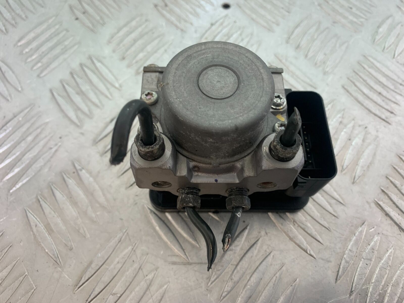 HONDA CBR650 F CBR 650F ABS PUMP  YEAR 2014-17  (CMB1130)