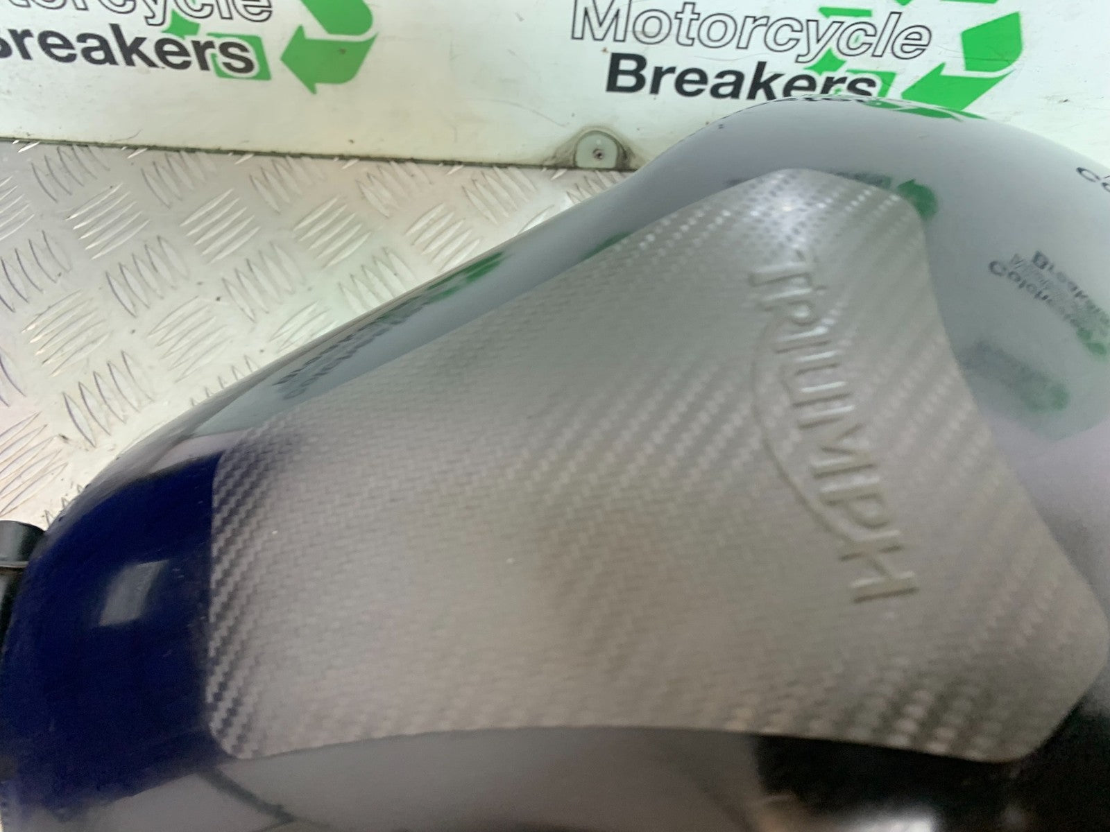 TRIUMPH SPEED TRIPLE R 1050 PETROL TANK 2009 (CMB1183)