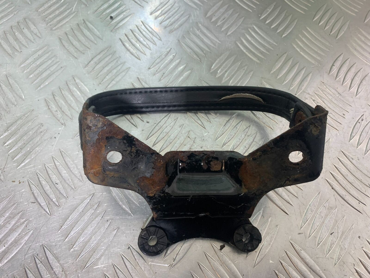 AJS DD125 REGAL RAPTOR SEAT STRAP  YEAR 2007 (CMB1061)