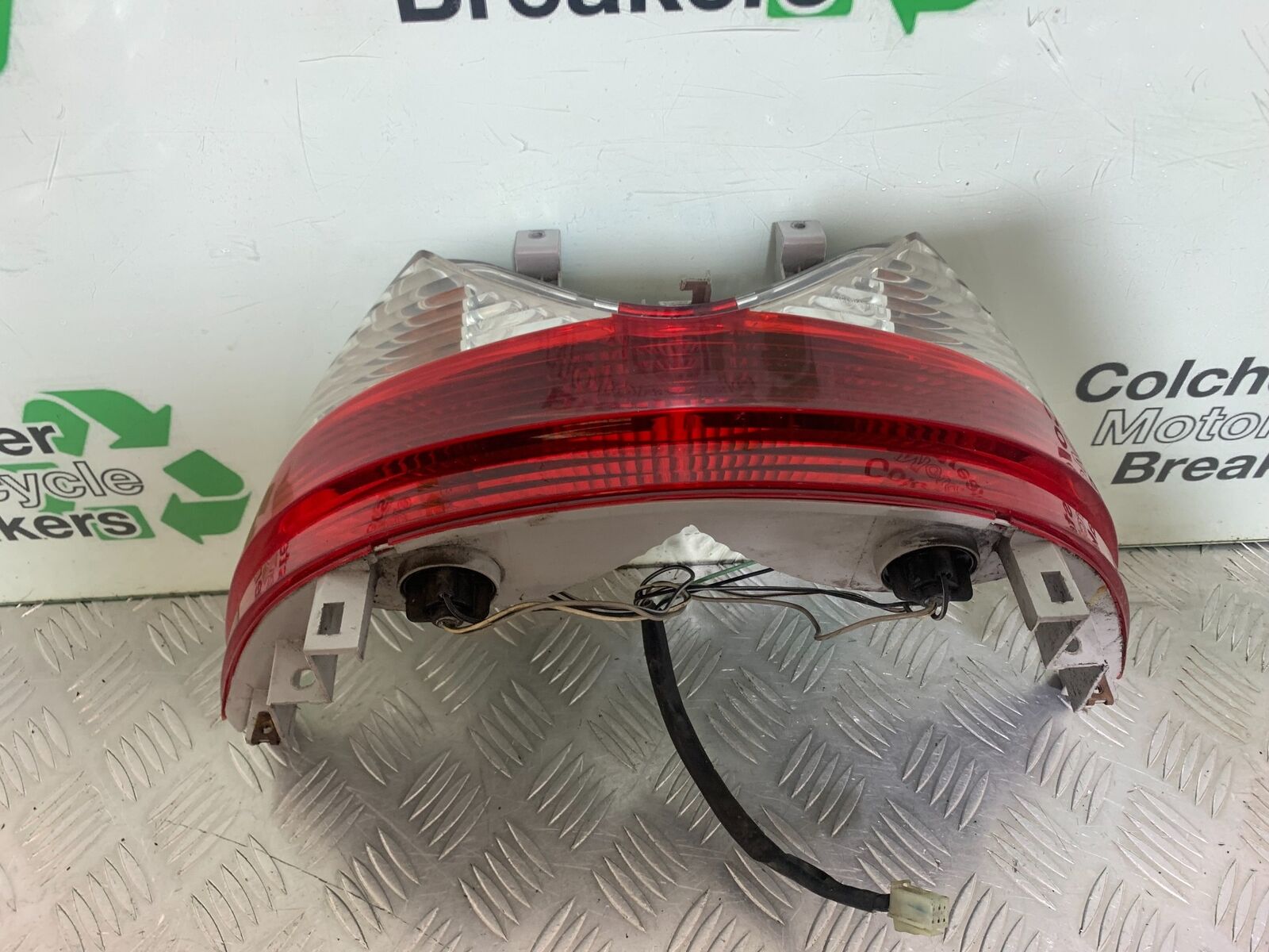 SUZUKI AN 200 UN 200 BURGMAN REAR LIGHT  YEAR 2007-09 (CMB1128)