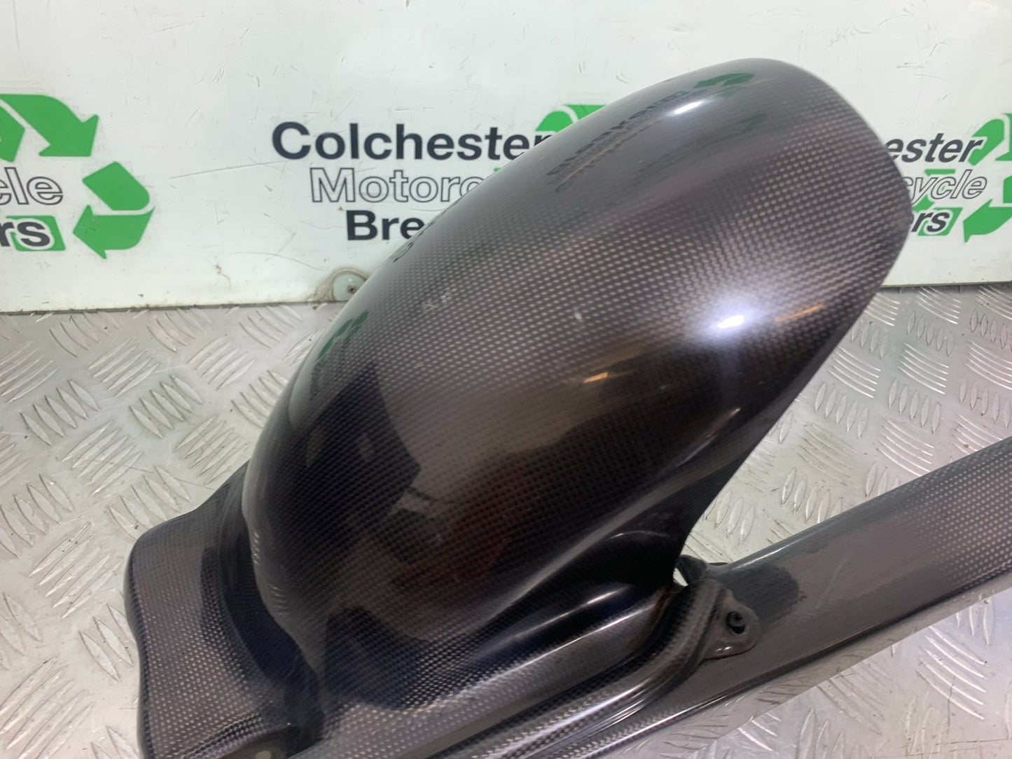 TRIUMPH 1050 SPRINT ST CARBON HUGGER   YEAR 2004-2007 (CMB1197)