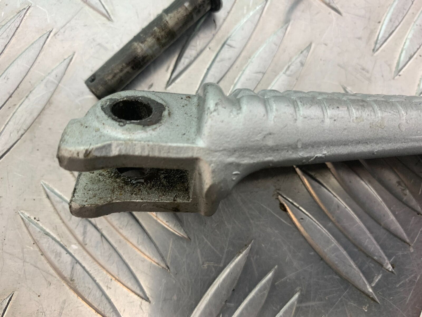 HONDA VFR400 VFR 400 NC21 FRONT LEFT FOOTPEG  YEAR 1986-87 (CMB1043)