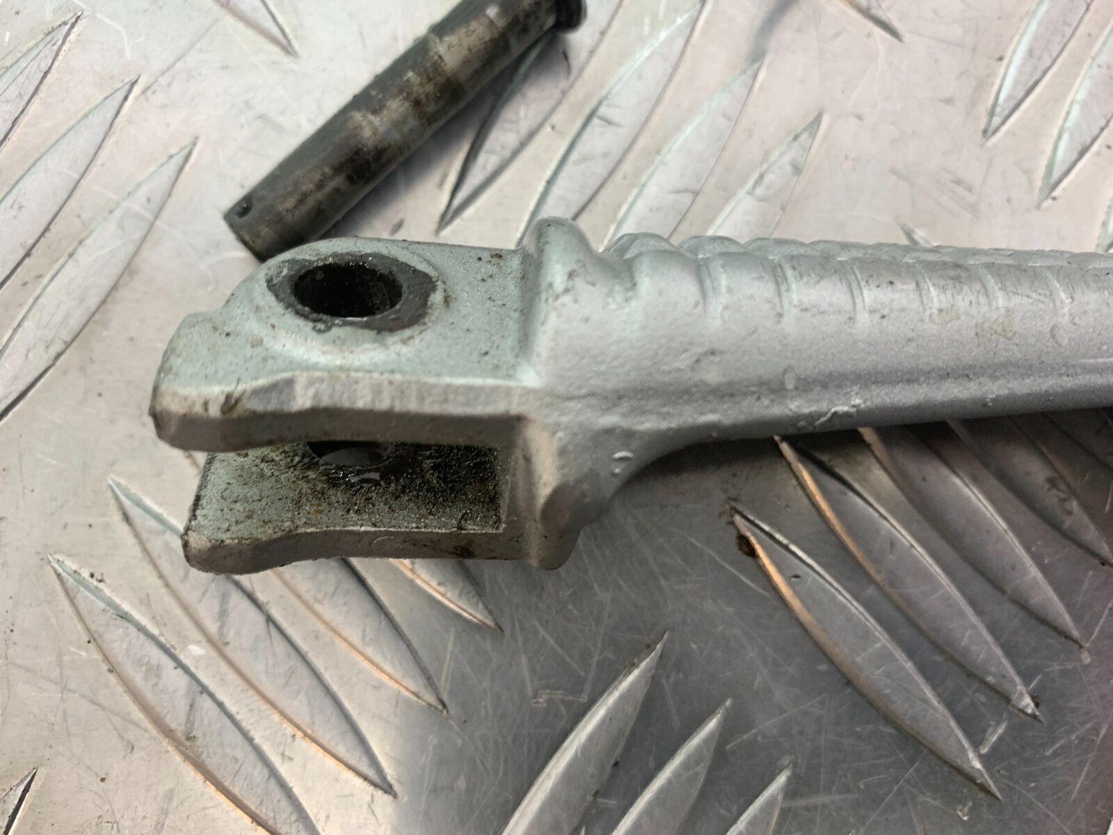 HONDA VFR400 VFR 400 NC21 FRONT LEFT FOOTPEG  YEAR 1986-87 (CMB1043)