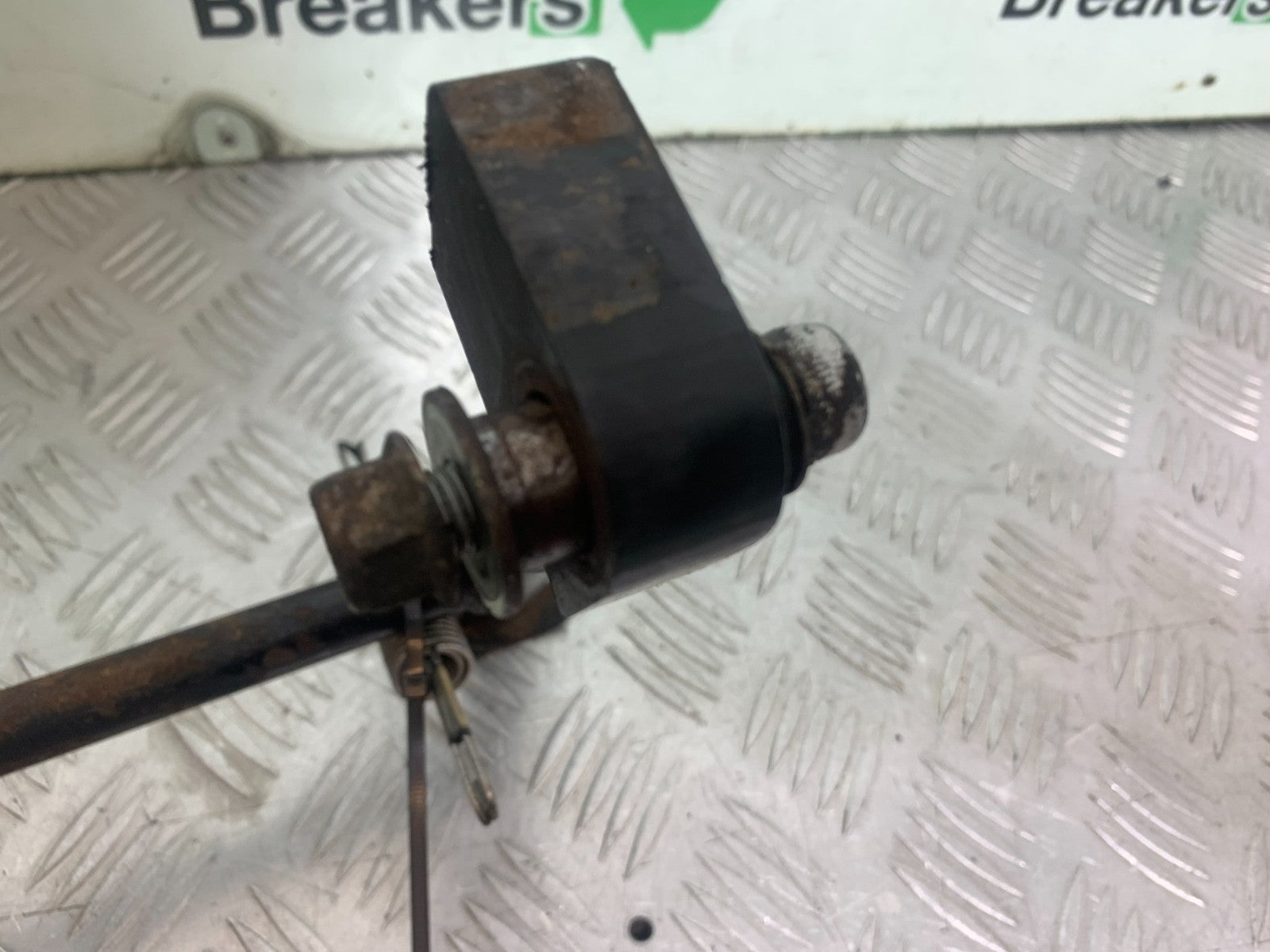 TRIUMPH 955i SPRINT ST CENTER STAND  1999-2004 (CMB1176)
