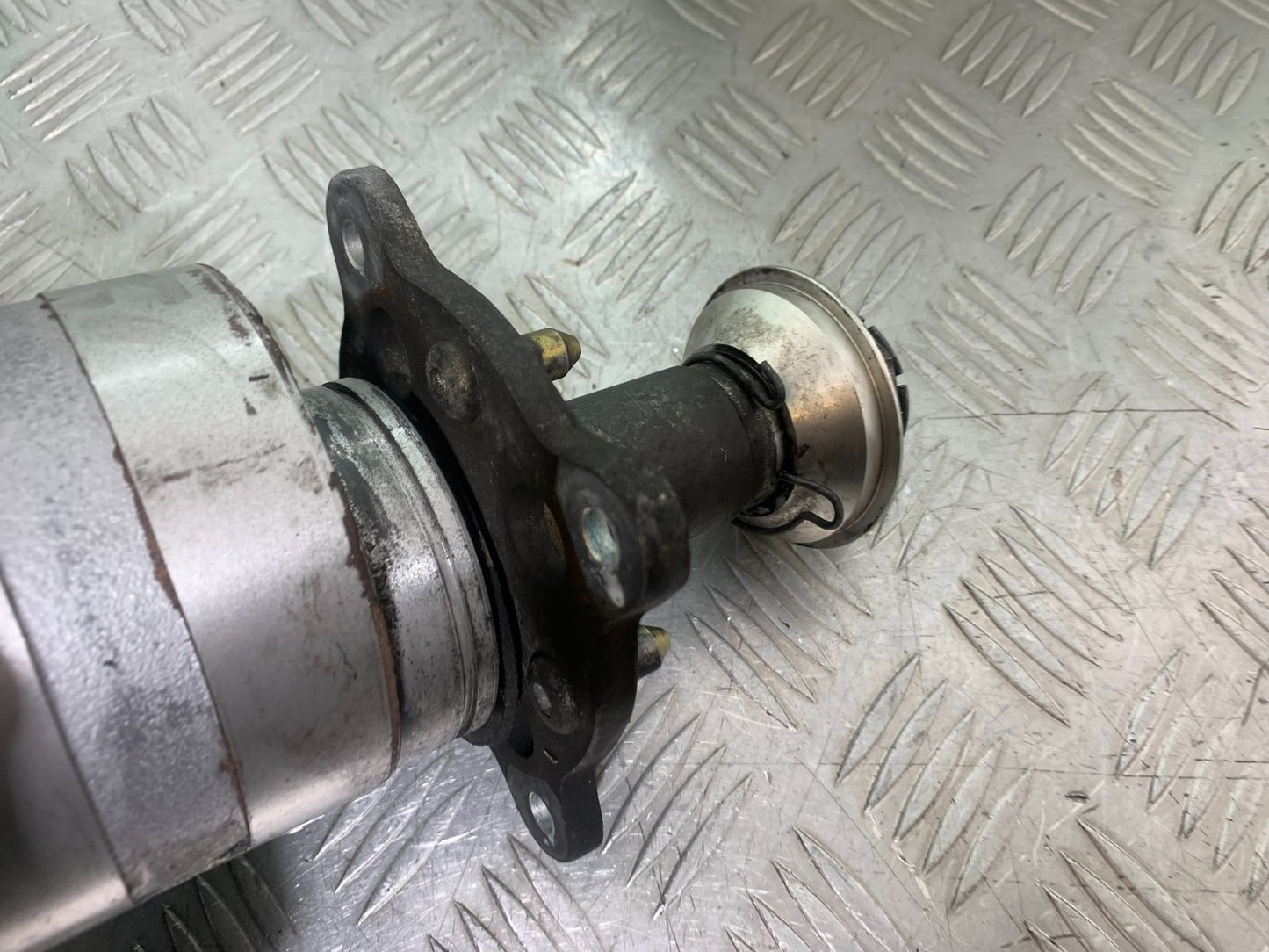 TRIUMPH 1050 SPRINT ST REAR HUB AND CARRIER  YEAR 2004-2007 (CMB1197)