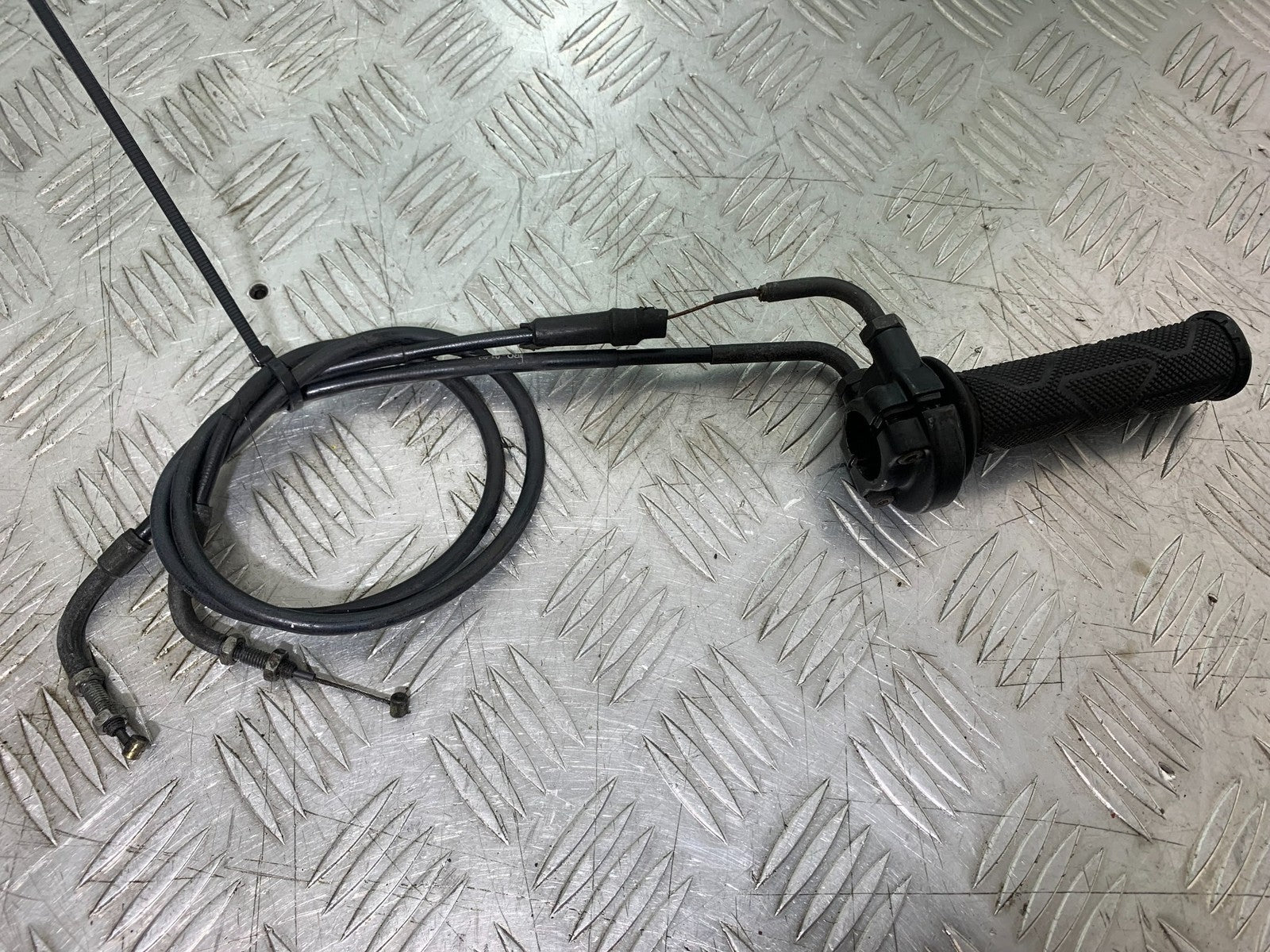 APRILIA RSV1000 RSV 1000 MILLE THROTTLE AND GRIP  1998- 2003 (CMB1184)