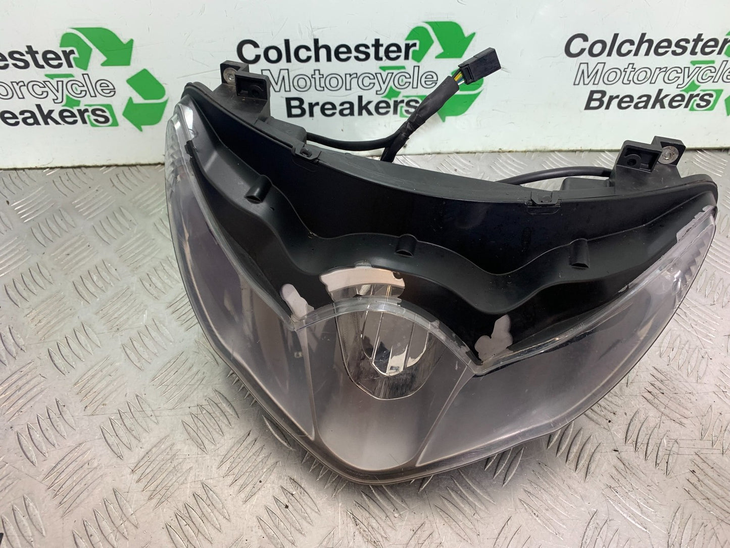 TRIUMPH 1050 SPRINT ST HEADLIGHT  2003-2011 (CMB1285)