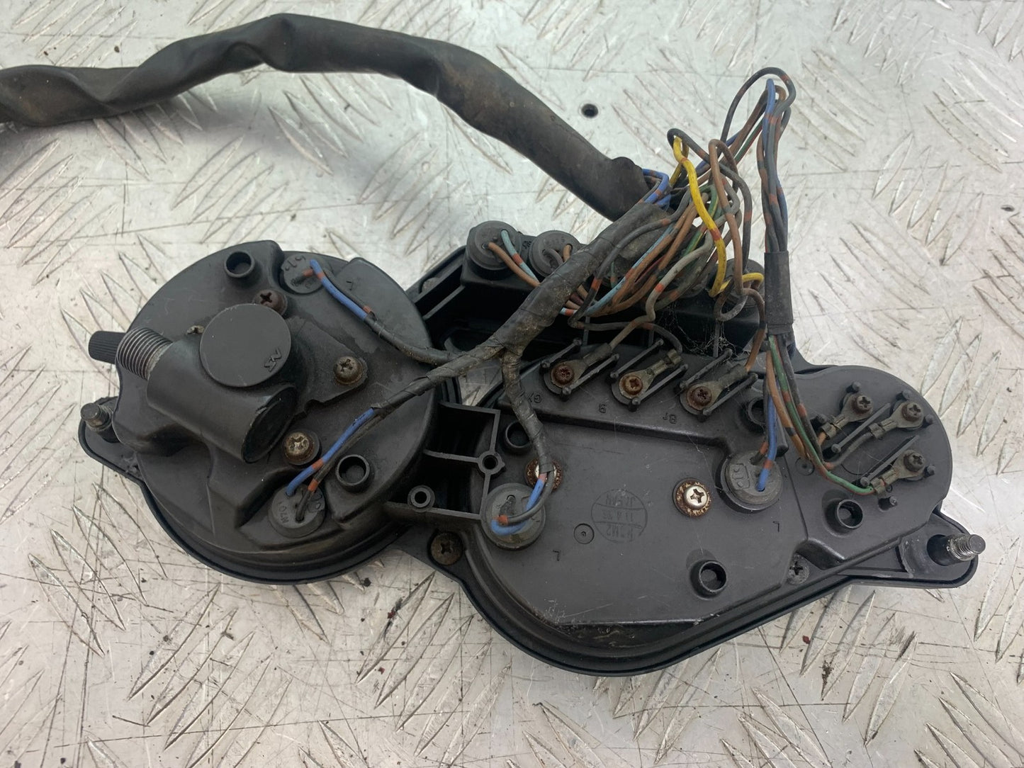 YAMAHA YZF1000 THUNDERACE CLOCKS SPEEDO DASH  YEAR 1997-2000 (CMB1204)