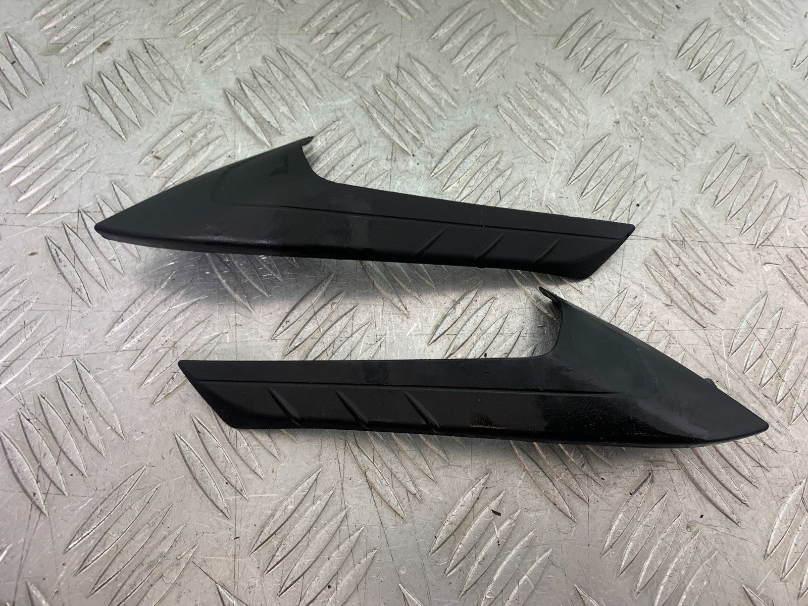 APRILIA TUONO 1000 V4 LEFT AND RIGHT INFILL PANELS YEAR 2013-2014  (CMB1239)