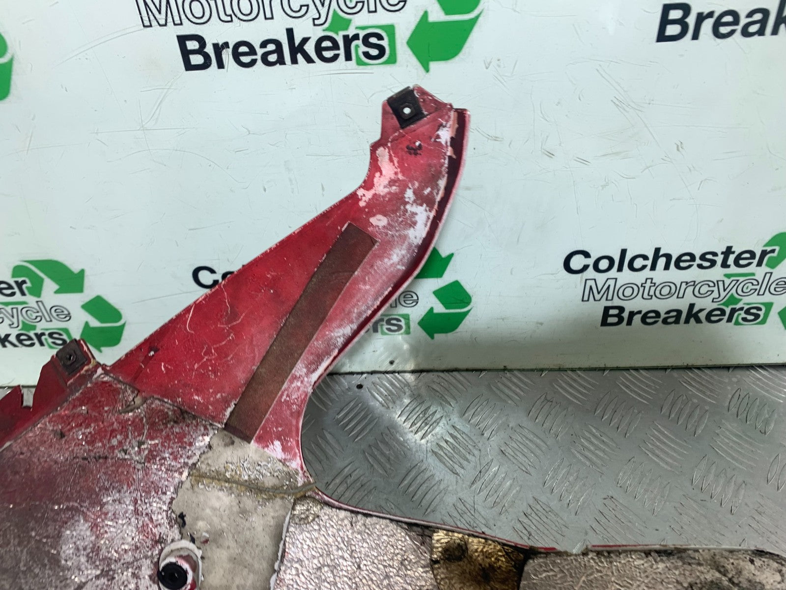 YAMAHA YZF1000 THUNDERACE BELLYPAN YEAR 1997-2000 (CMB1204)