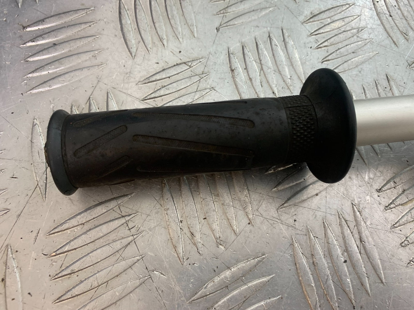 YAMAHA YZF R1 4XV LEFT HANDLEBAR   YEAR 1998-99 (CMB1291)