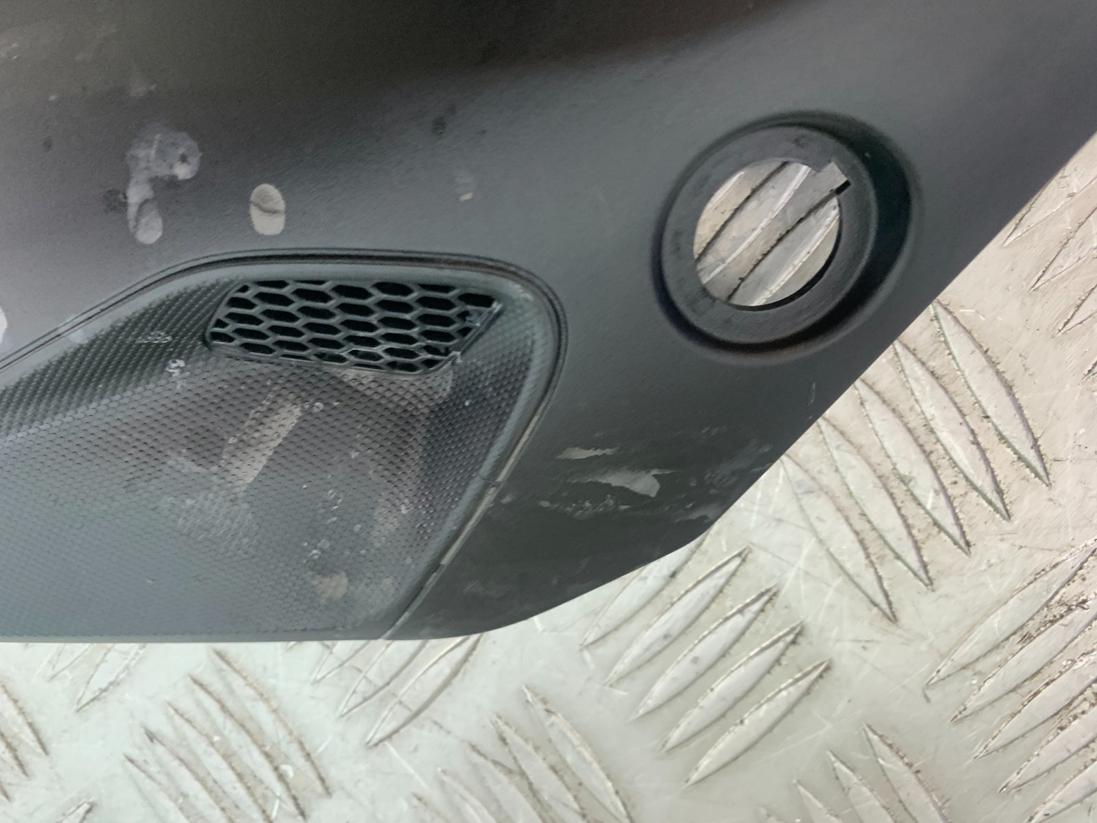 TRIUMPH TRIDENT 660 SIDE PANEL  YEAR 2021-2024 (CMB1148)