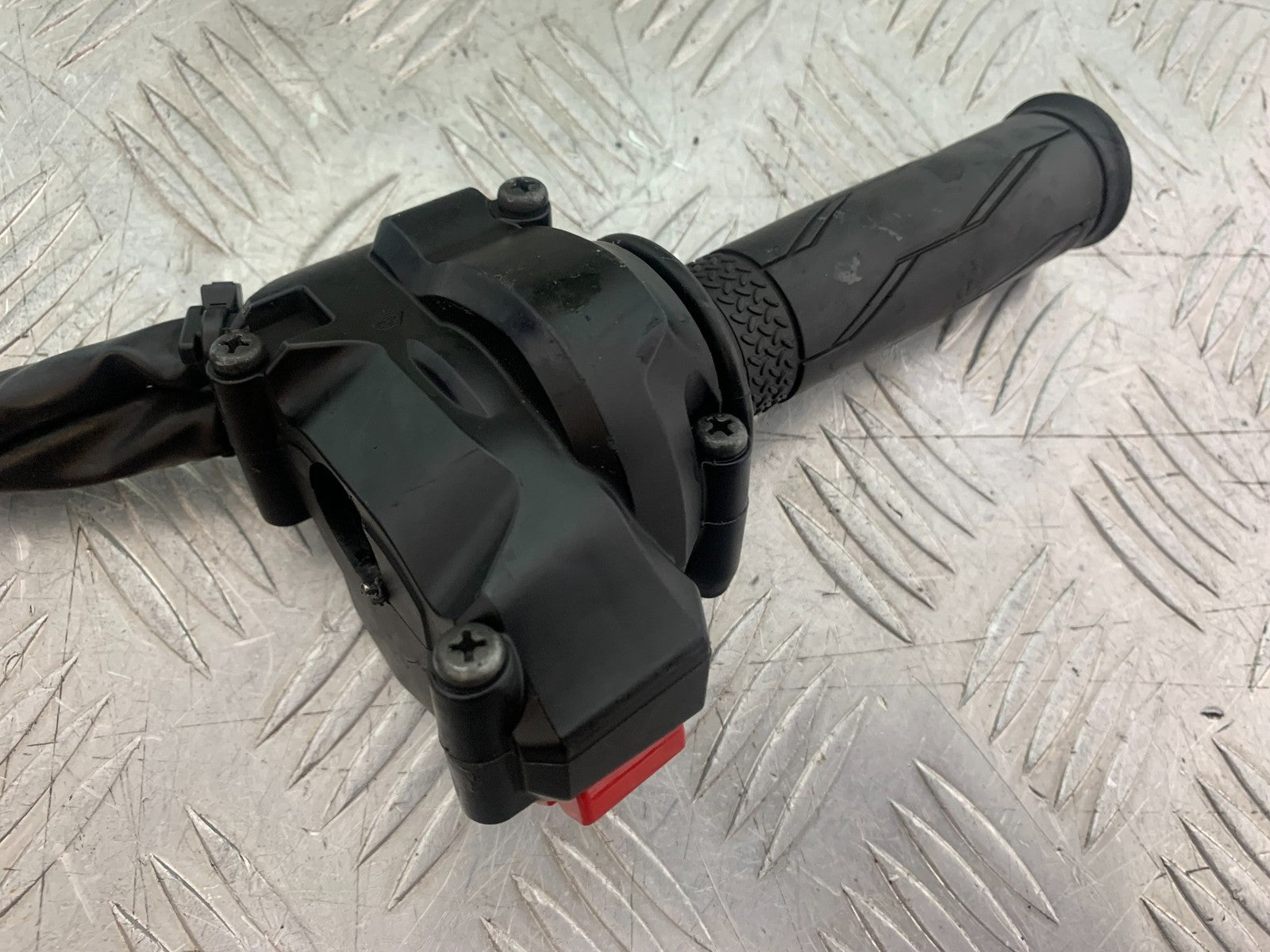 YAMAHA XSR900 XSR 900 RIGHT SWITCH GEAR YEAR 2022-2024 (CMB1215)