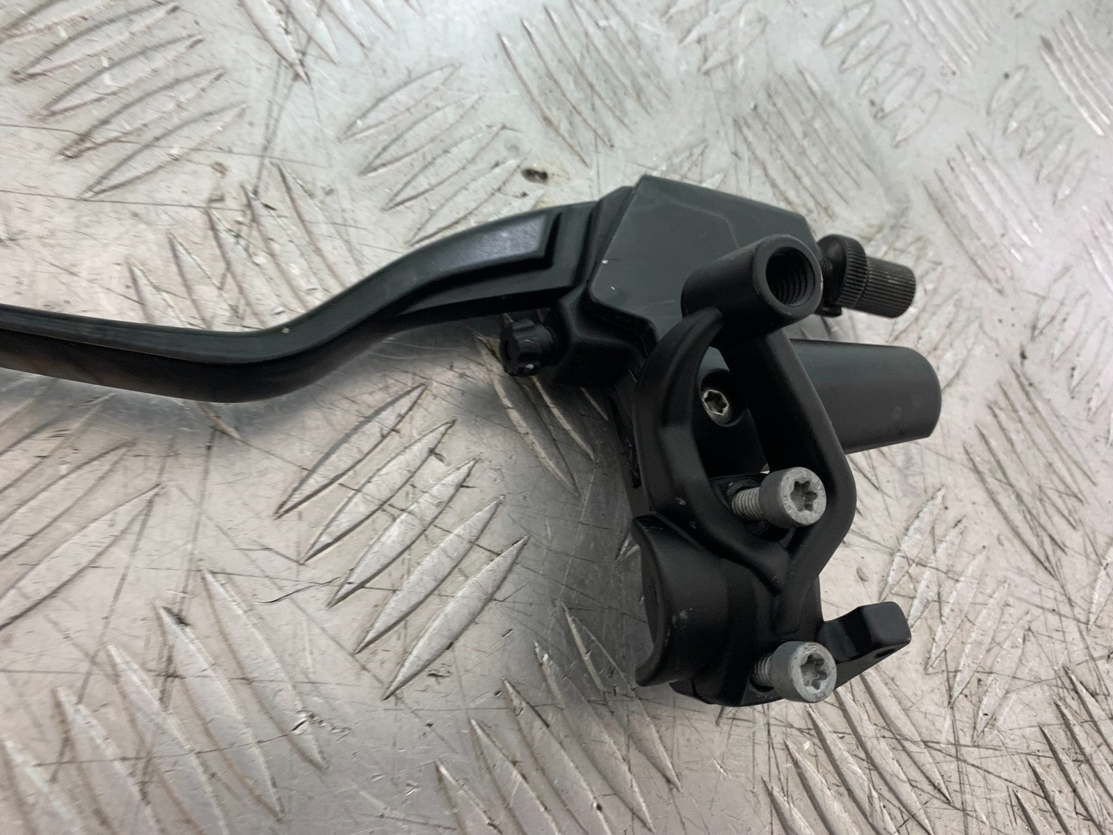 BMW F800 GT CLUTCH LEVER AND BRACKET  YEAR 2013-2017 (CMB1248)