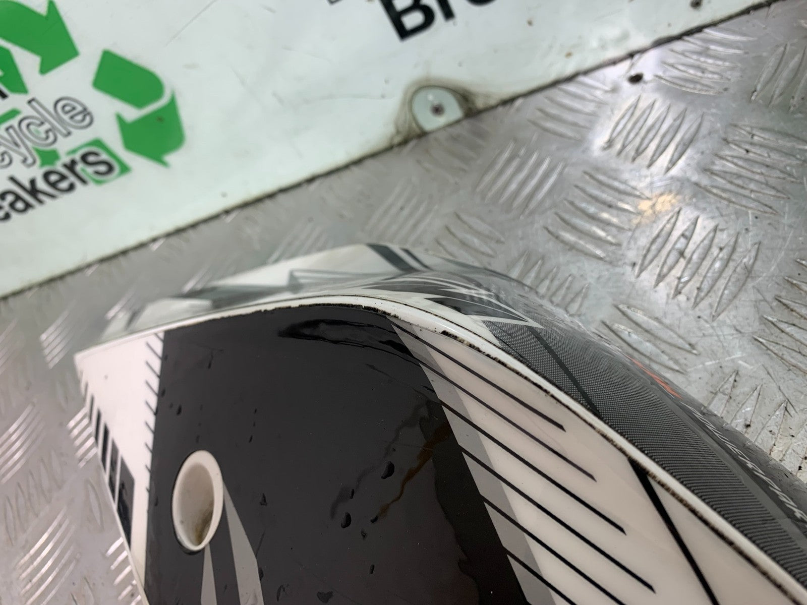 KTM 690 DUKE R LC4 LEFT TANK PANEL YEAR 2012-2015  (CMB1180)