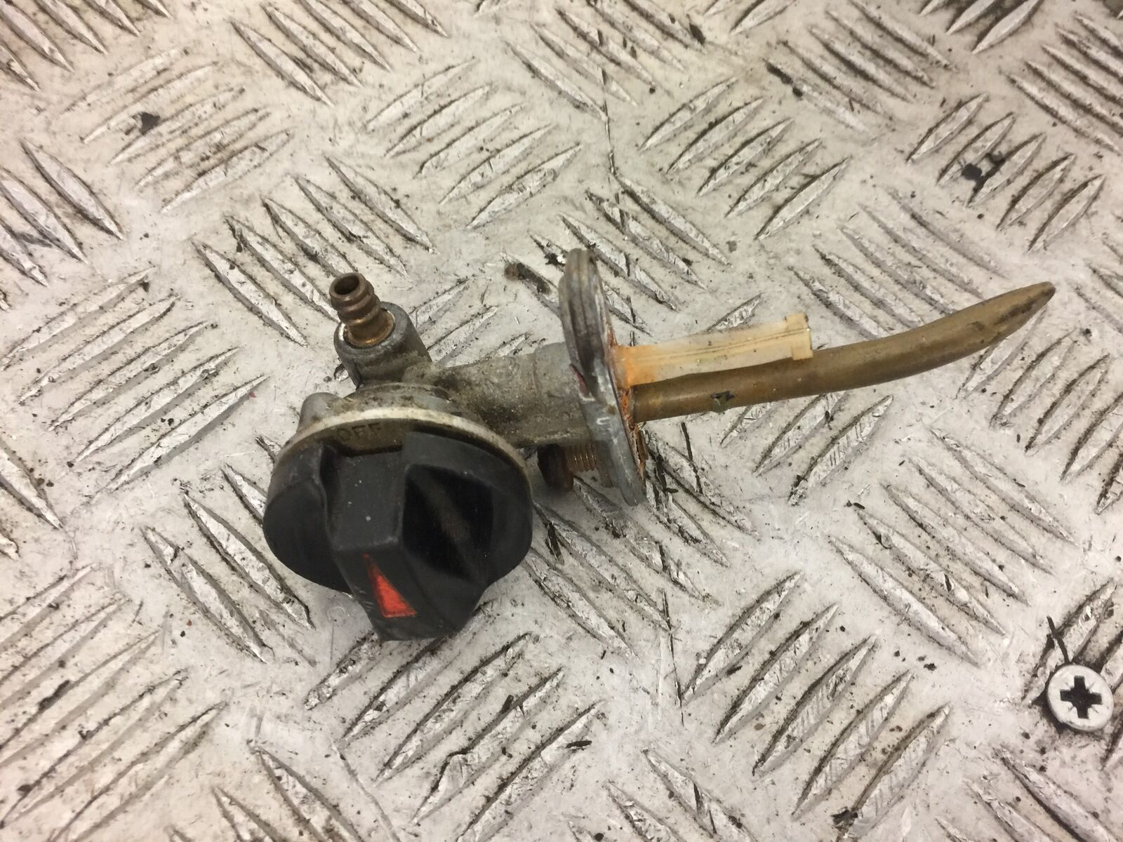 YAMAHA FZR1000 FZR 1000 GENESIS PETROL TAP  (STOCK 433)