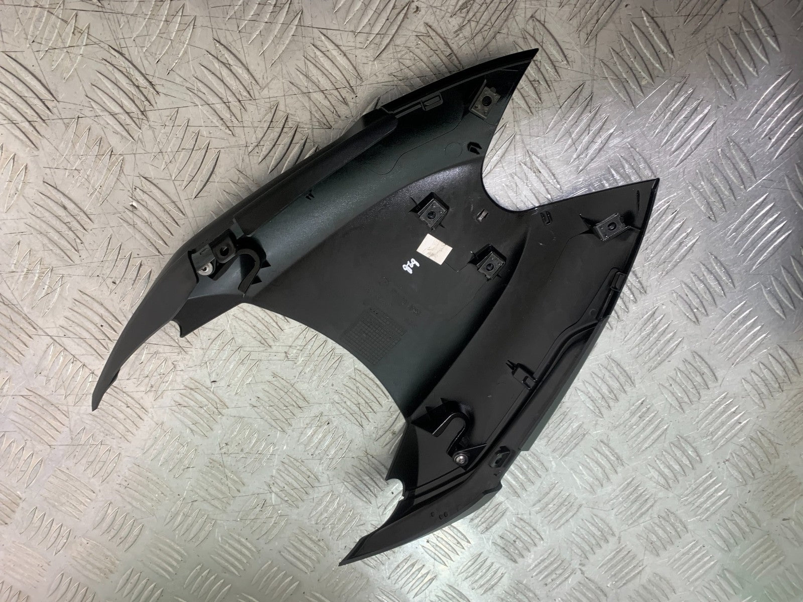 TRIUMPH TRIDENT 660 UNDERTRAY  YEAR 2021-2024 (CMB1295)