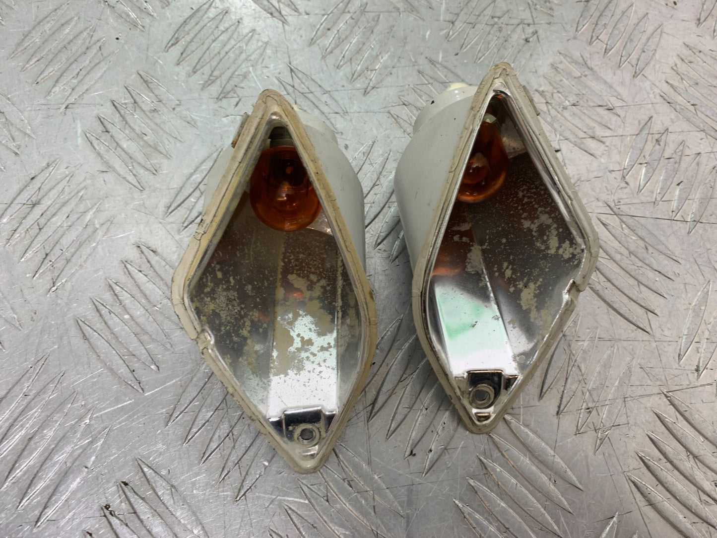 PIAGGIO VESPA GT125 L REAR INDICATORS  YEAR 2003 (CMB1300)