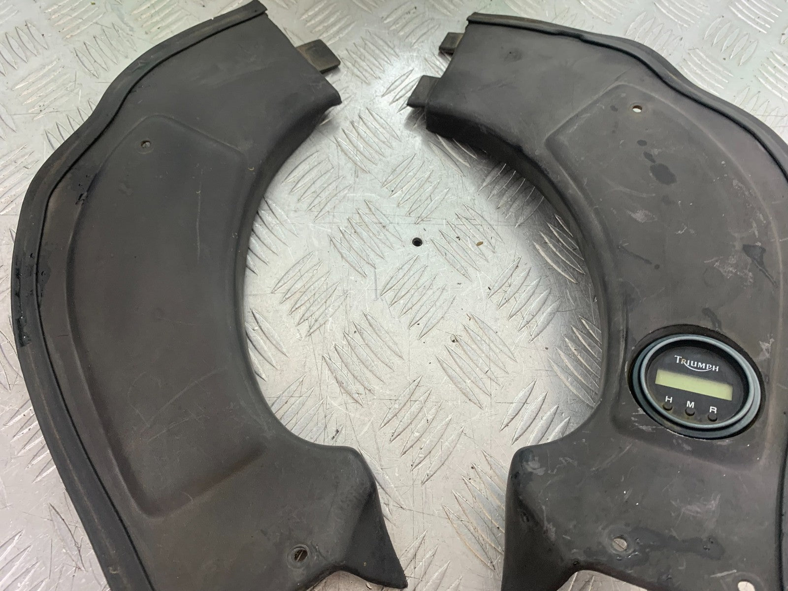 TRIUMPH TROPHY 900 LEFT AND RIGHT TOP INNER INFILLS   YEAR 1991-95 (CMB1251)