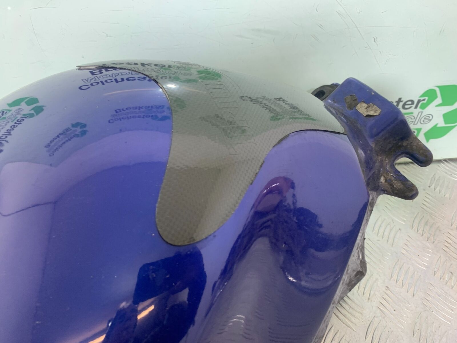 TRIUMPH 955i SPRINT ST PETROL TANK   YEAR 1999-2004 (CMB1124)