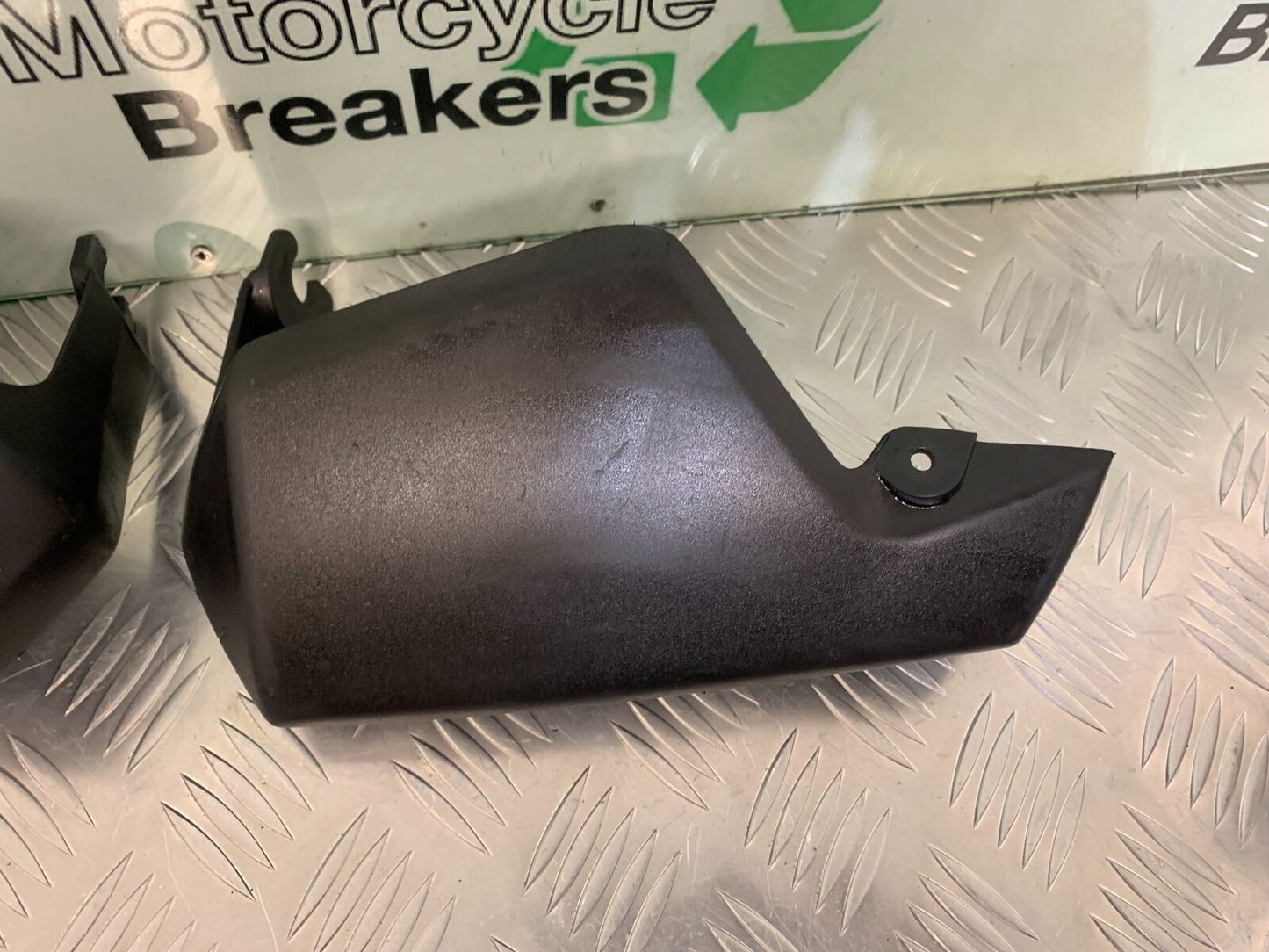 SUZUKI DL 650 V-STROM HAND GUARDS   YEAR 2006 2011 (STOCK 954)