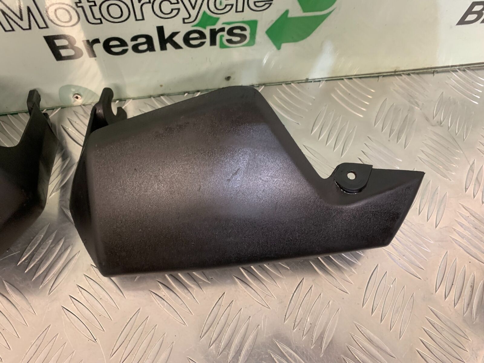 SUZUKI DL 650 V-STROM HAND GUARDS   YEAR 2006 2011 (STOCK 954)