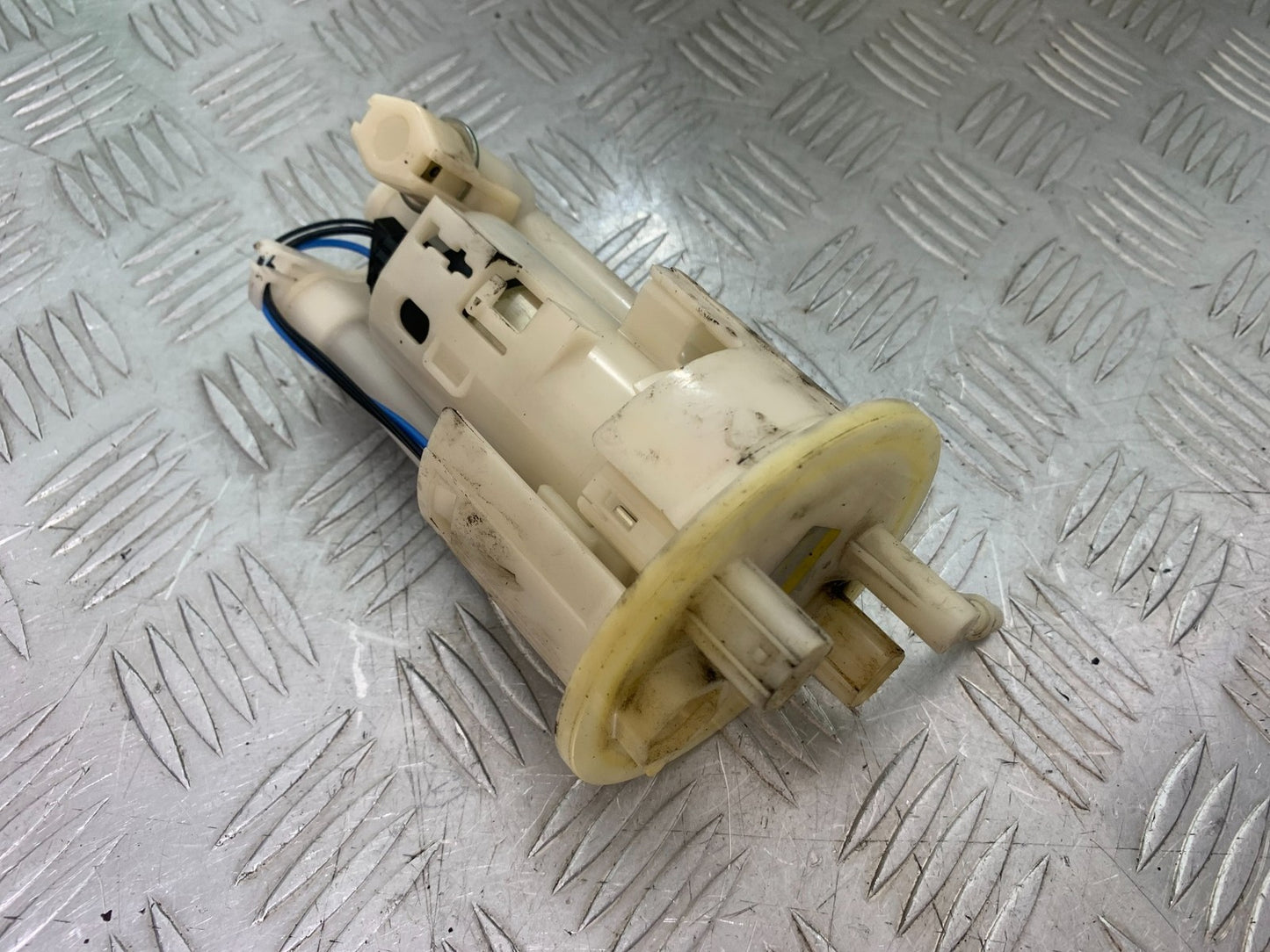 TRIUMPH 1050 SPRINT ST PETROL PUMP   YEAR 2004-2007 (CMB1197)