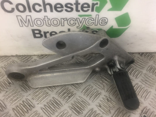 YAMAHA XJ600 XJ 600 DIVERSION RIGHT HANGER AND PEG  YEAR 1995