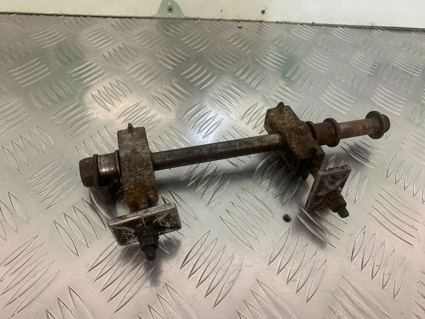 HONDA CB350 S CB 350 S REAR WHEEL SPINDLE  YEAR 1986-1990 (STOCK 948)
