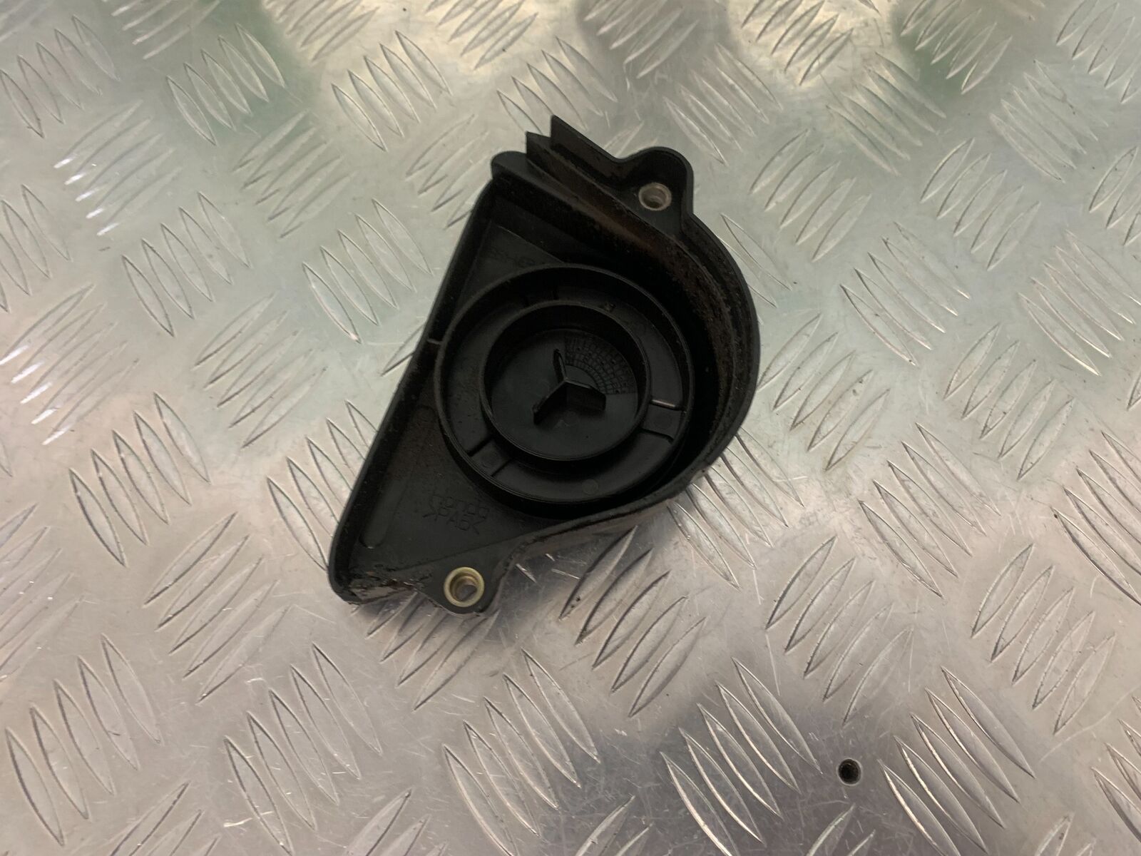 HONDA CBF600 CBF 600 SA-5 SPROCKET COVER  YEAR 2004 -07 (STOCK 965)